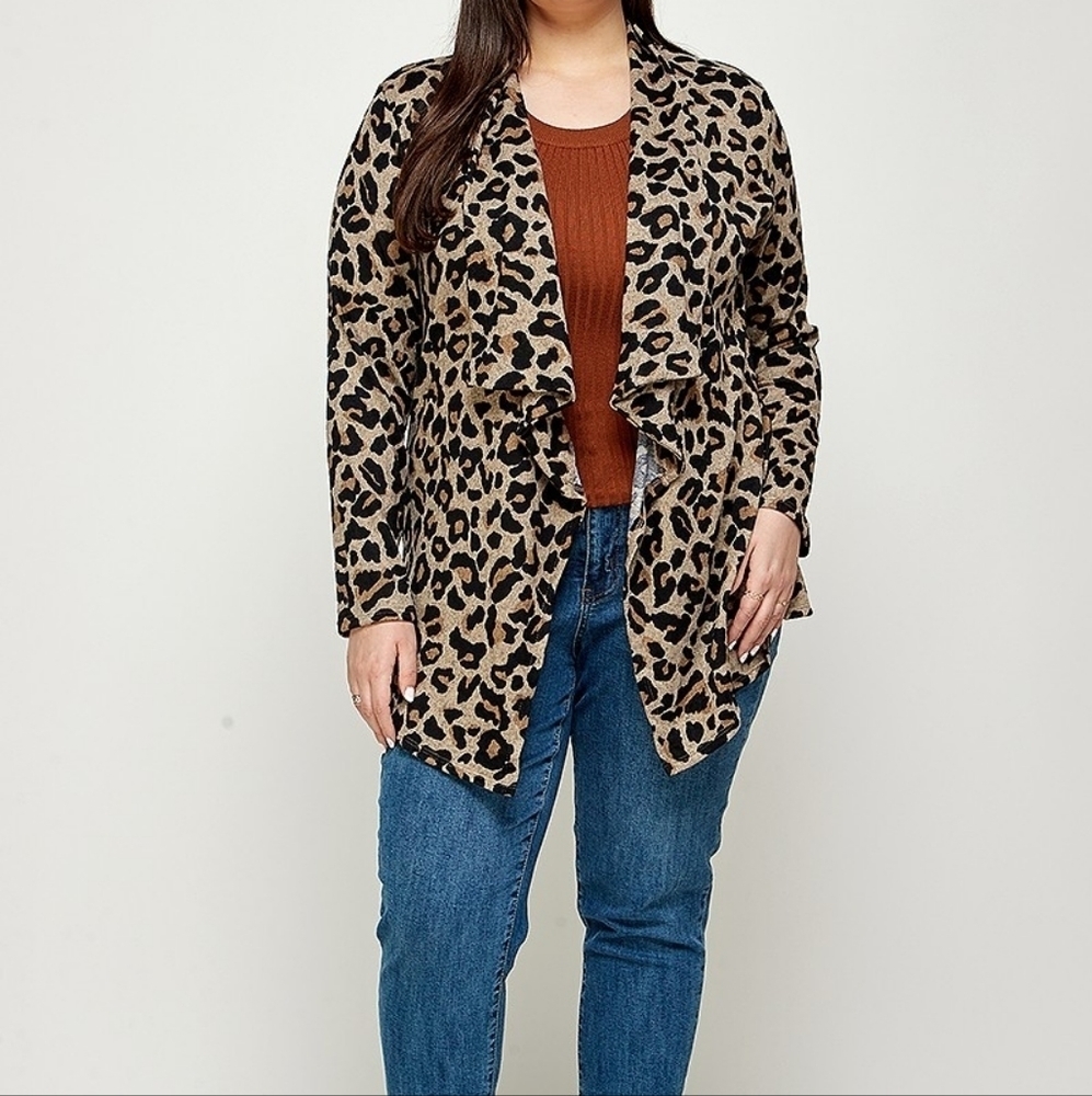 𝅺nwt Plus Size Leopard Print Knit Cardigan